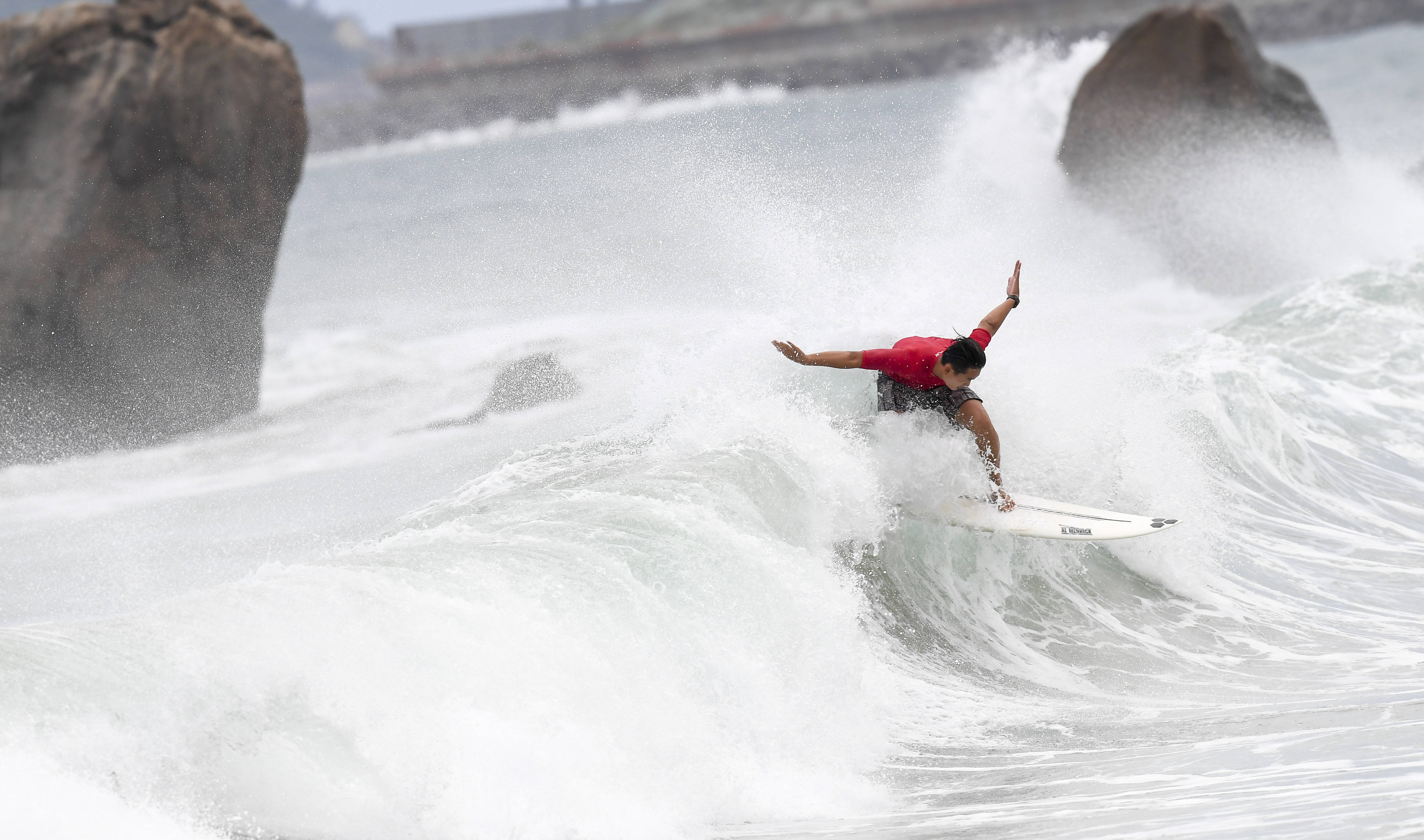 开云kaiyun-&quot;水上飞跃：冲浪与极限运动的新结合&quot;的简单介绍