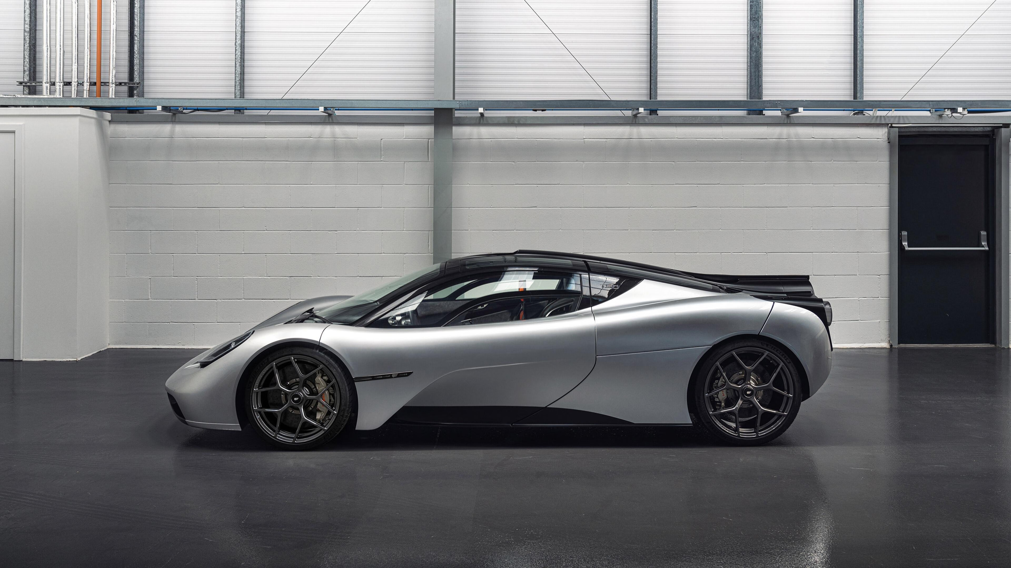 多特蒙德主场2-0战胜门兴格拉德巴赫，继续领跑德甲，多特蒙德对门兴比分