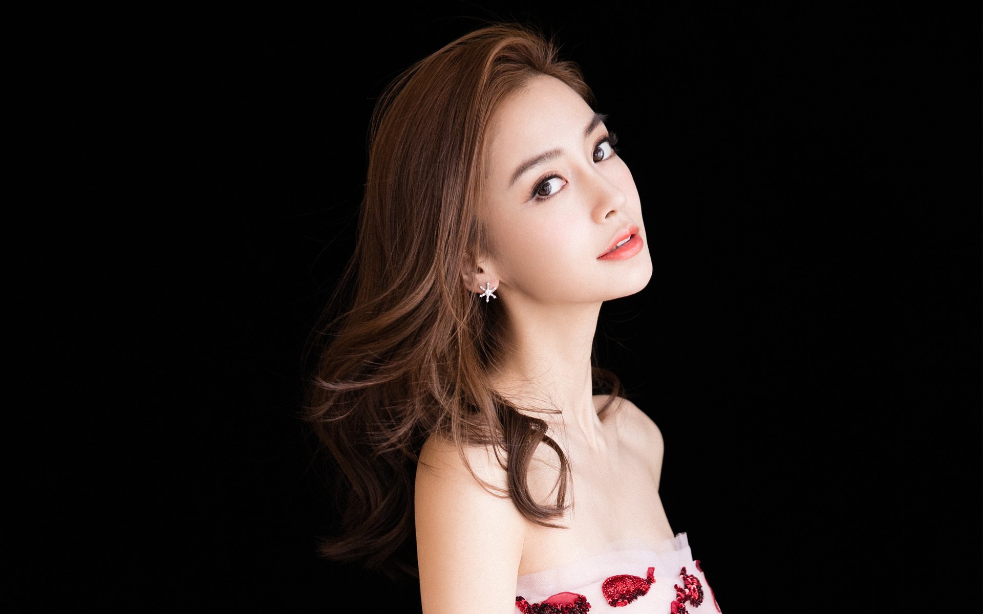 葡萄牙男篮在国际友谊赛中展示提升空间